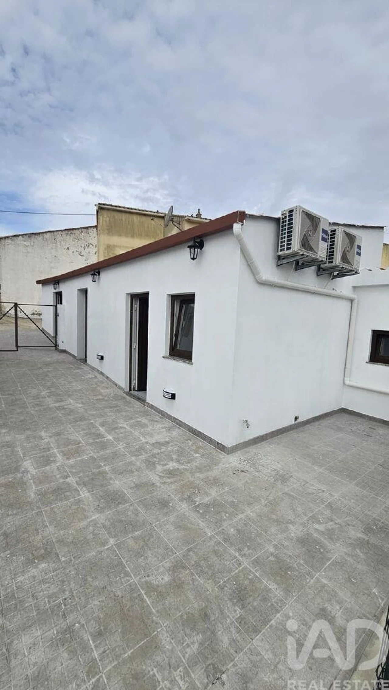 Moradia T2 para Venda em Salir Foto 1