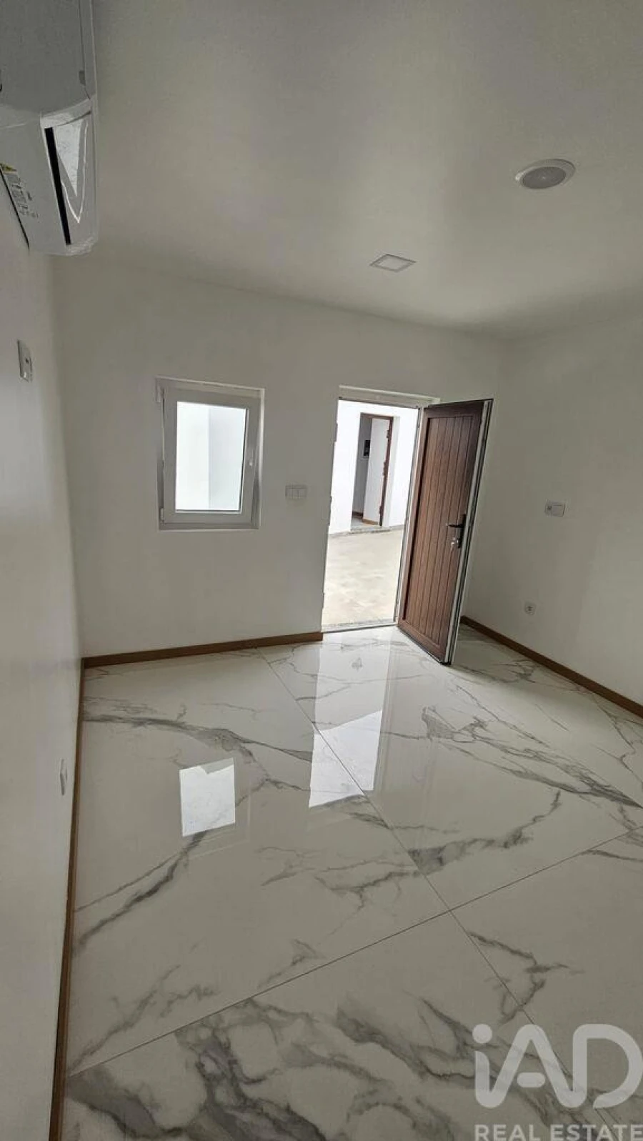 Moradia T2 para Venda em Salir Foto 11
