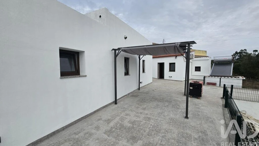 Moradia T2 para Venda em Salir Foto 2