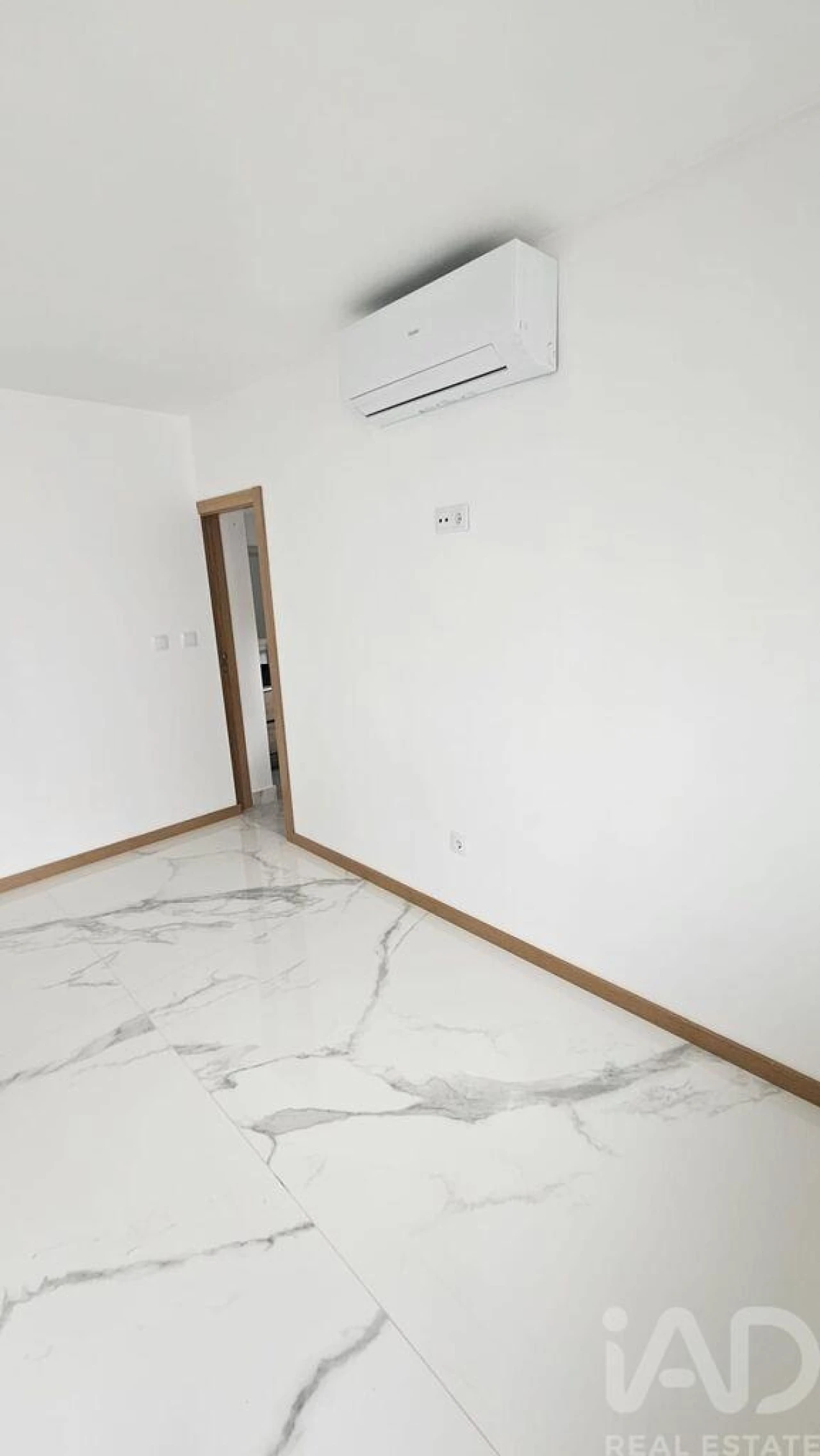 Moradia T2 para Venda em Salir Foto 13