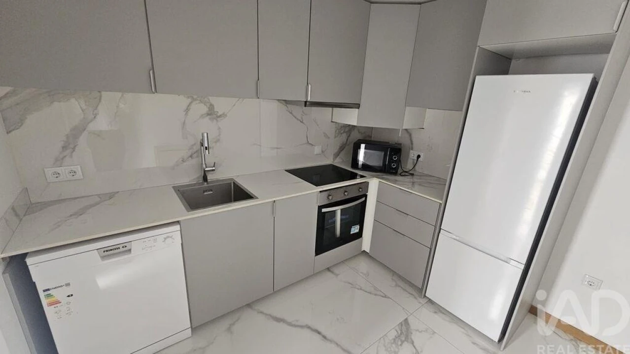 Moradia T2 para Venda em Salir Foto 9