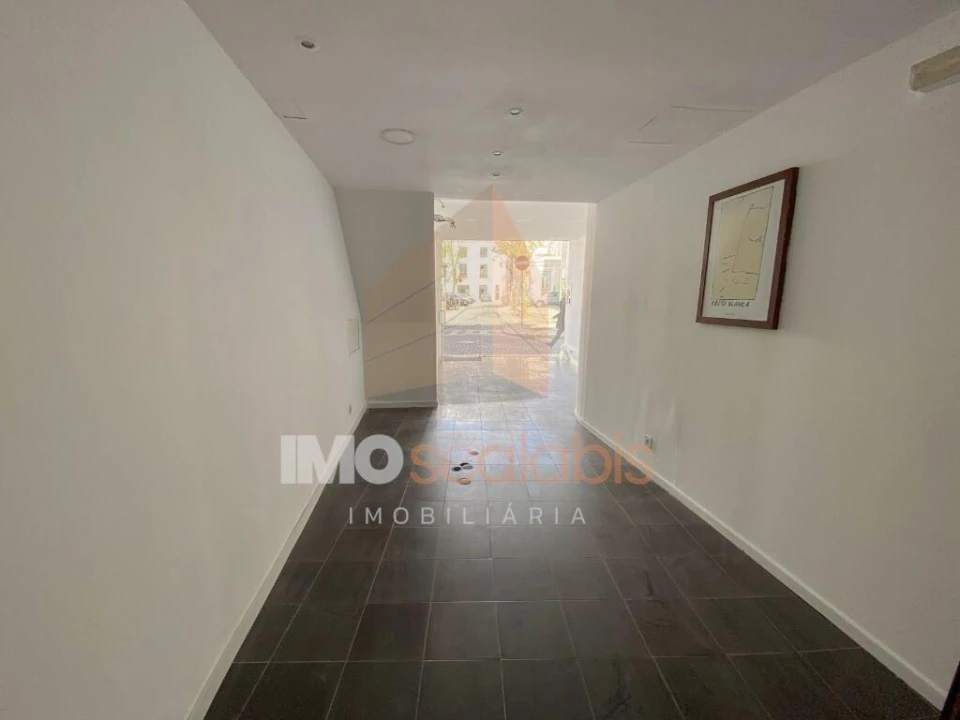 Loja para Arrendamento em Romeira e Várzea Foto 5