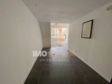 Loja para Arrendamento em Romeira e Várzea