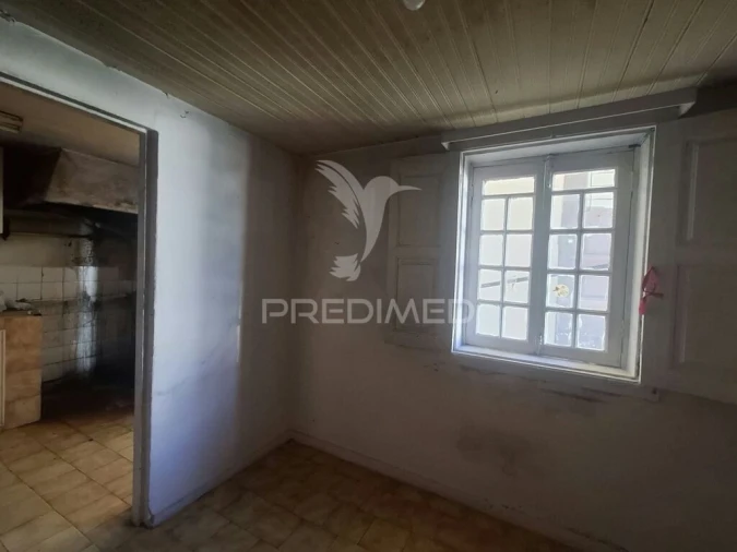 Moradia T3 para Venda em Arvore Foto 13