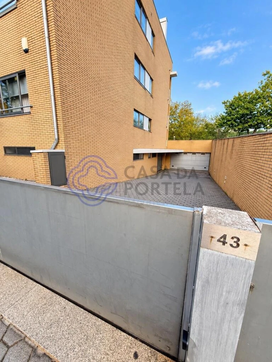 Apartamento T2 para Venda em Arcozelo Foto 47