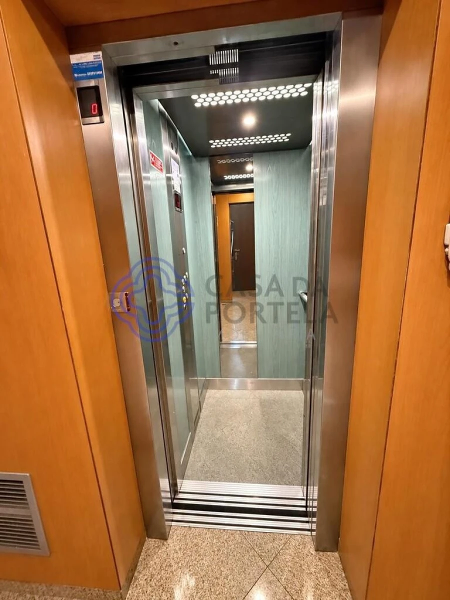 Apartamento T2 para Venda em Arcozelo Foto 9