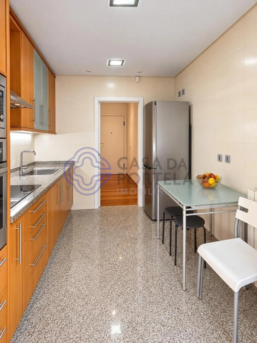 Apartamento T2 para Venda em Arcozelo Foto 24