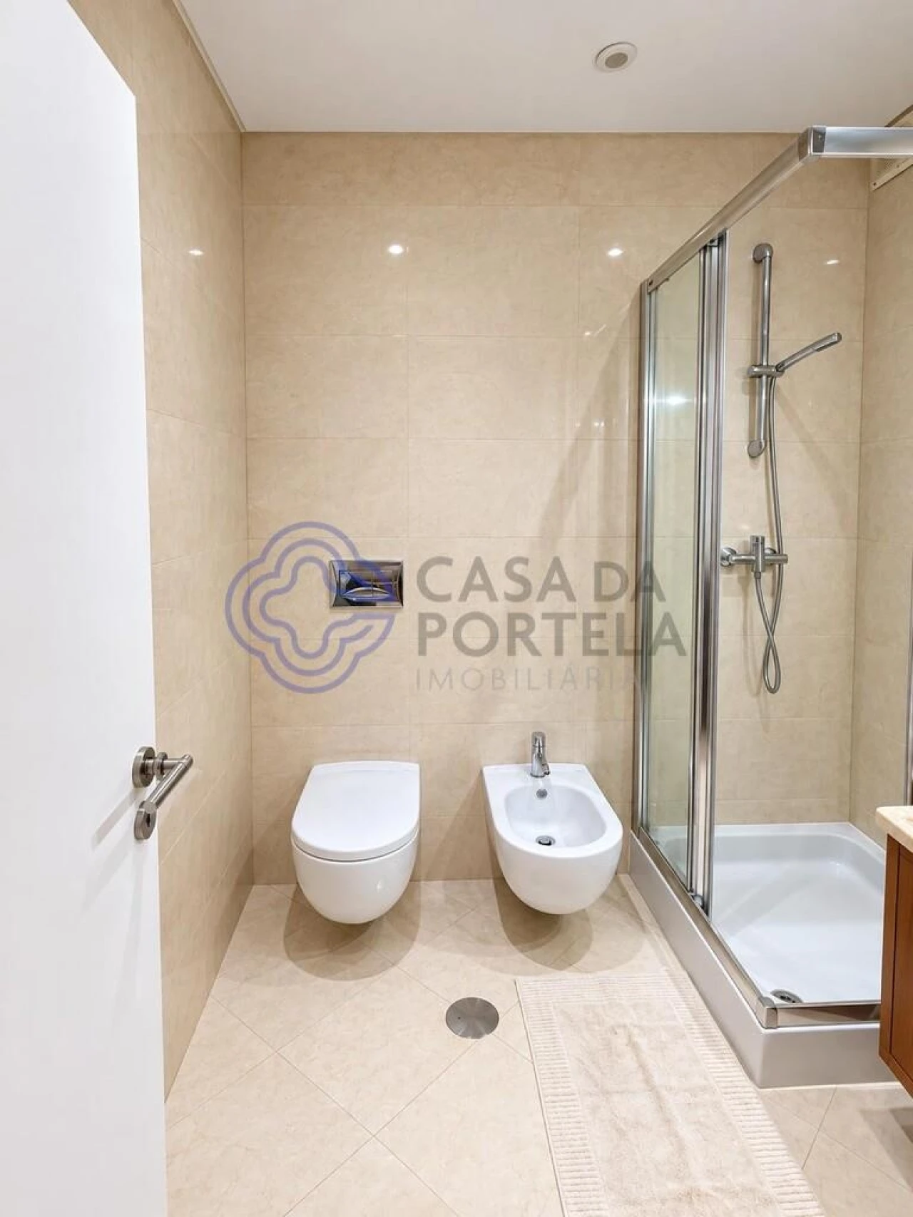 Apartamento T2 para Venda em Arcozelo Foto 36