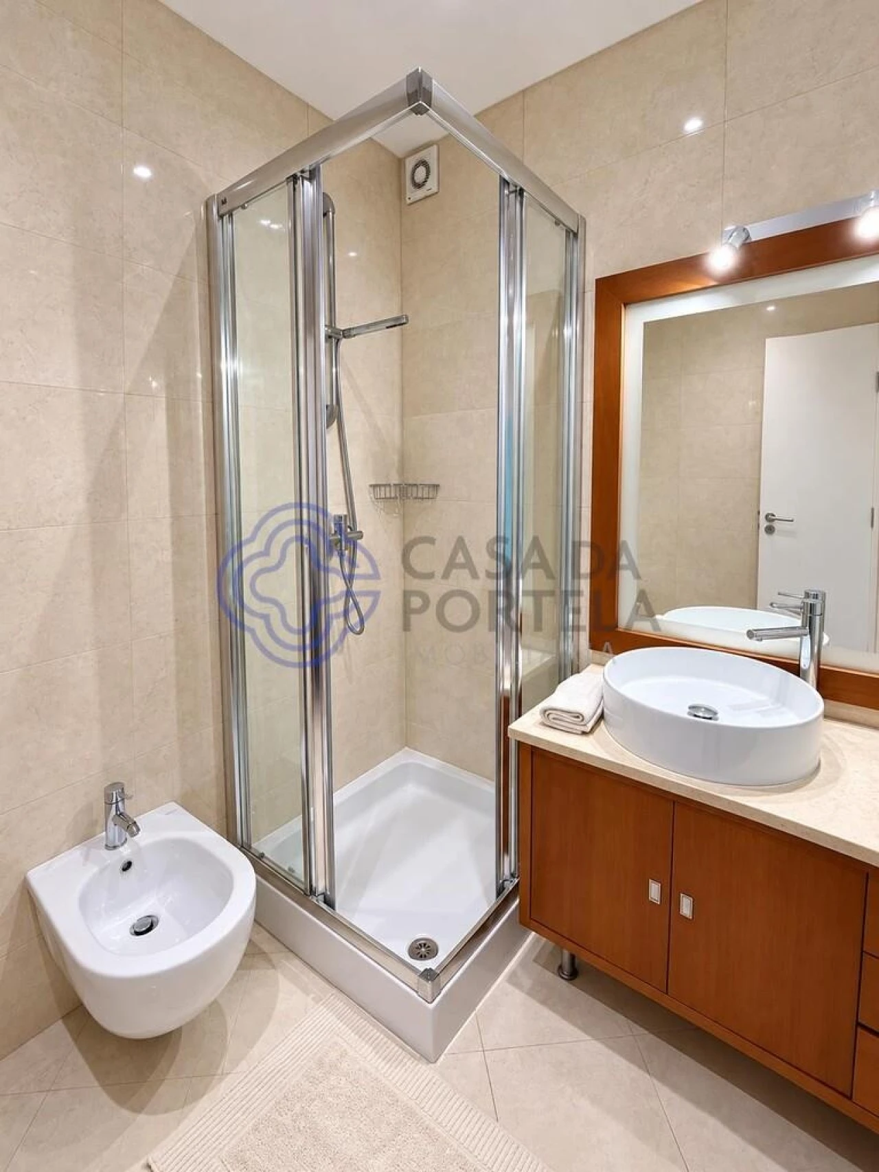 Apartamento T2 para Venda em Arcozelo Foto 35
