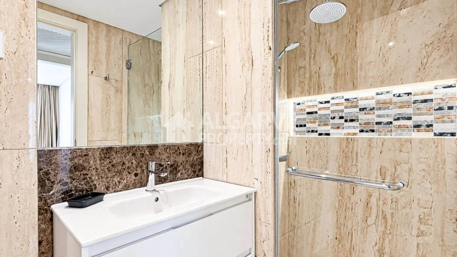 Apartamento T2 para Venda em Quarteira Foto 31