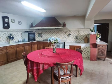 Prédio para Venda em Cristelos, Boim e Ordem