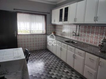 Prédio para Venda em Cristelos, Boim e Ordem