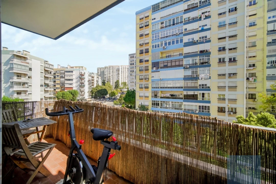 Apartamento T3 para Venda em Carnaxide e Queijas Foto 3