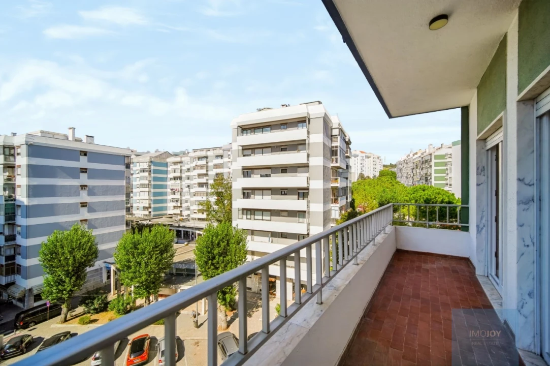Apartamento T3 para Venda em Carnaxide e Queijas Foto 14