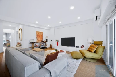 Apartamento T3 para Venda em Carnaxide e Queijas