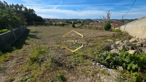 Terreno para Venda em Retorta e Tougues