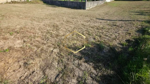 Terreno para Venda em Retorta e Tougues