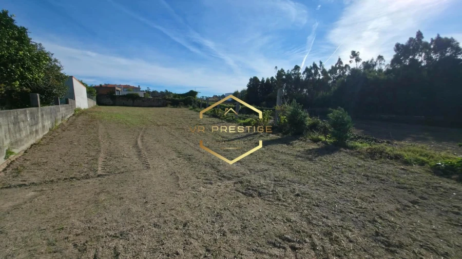 Terreno para Venda em Retorta e Tougues Foto 4