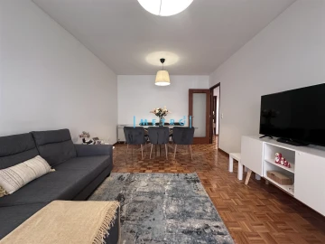 Apartamento T2 para Venda em Ramalde