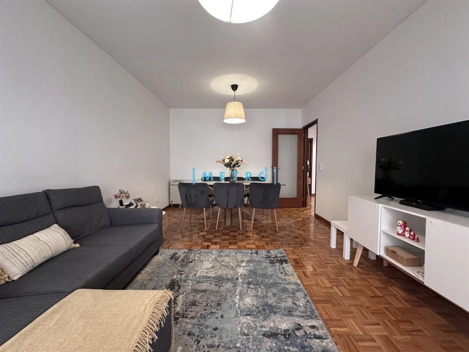 Apartamento T2 para Venda em Ramalde Foto 1