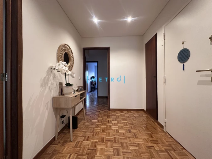 Apartamento T2 para Venda em Ramalde Foto 3