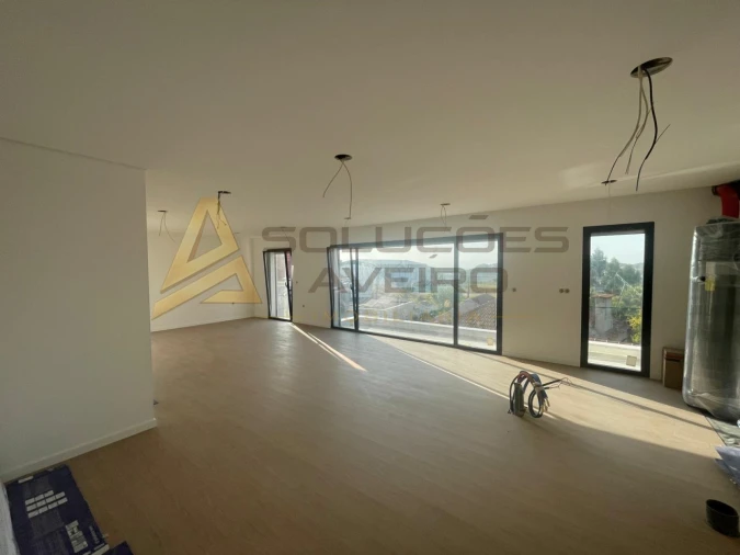 Apartamento T2 para Venda em Esgueira Foto 3