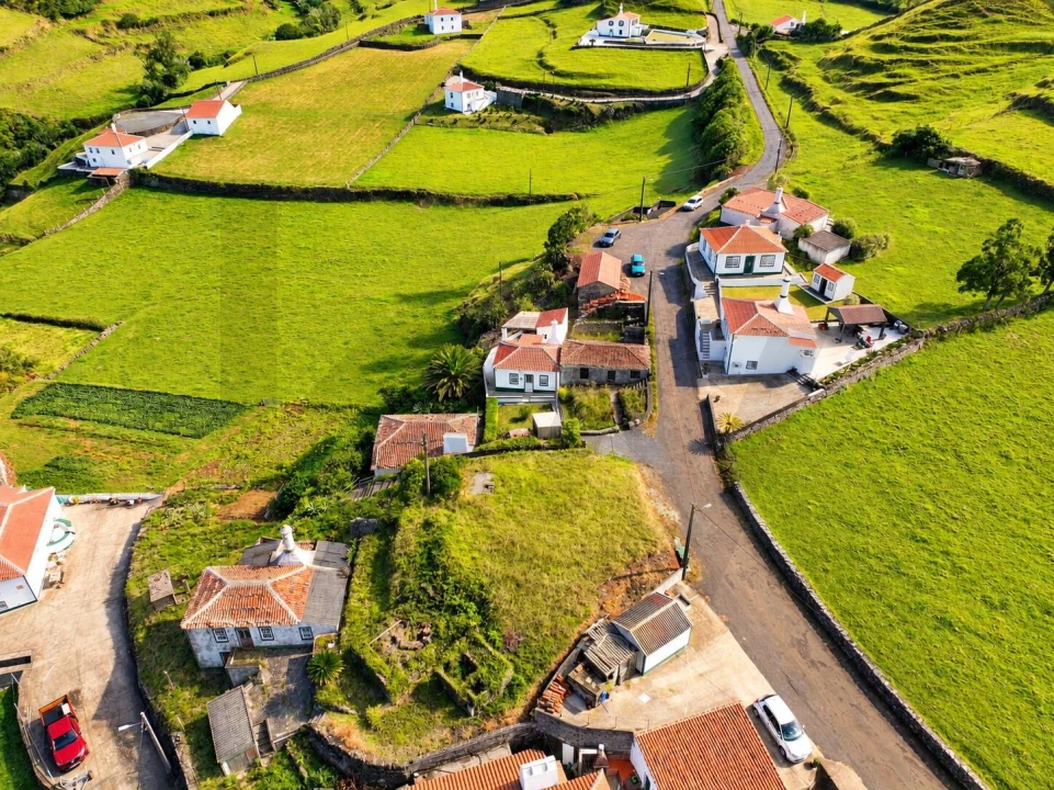 Moradia T2 para Venda em Santo Espirito Foto 9