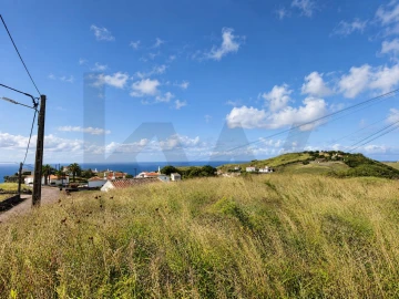 Moradia T2 para Venda em Santo Espirito