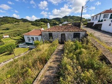 Moradia T2 para Venda em Santo Espirito