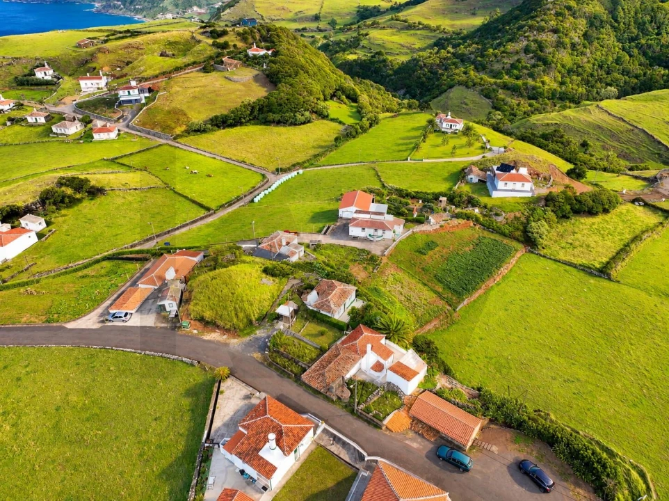 Moradia T2 para Venda em Santo Espirito Foto 7