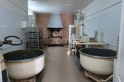 Negócio para Venda em Santa Vitória e Mombeja