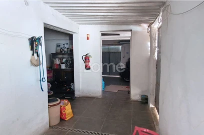 Negócio para Venda em Santa Vitória e Mombeja