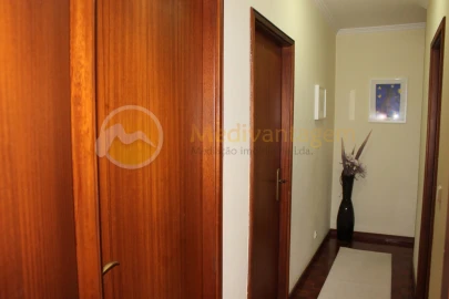 Apartamento T2 para Venda em Caldas de Vizela (São Miguel e São João)