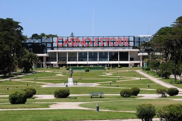 Apartamento T3 para Venda em Cascais e Estoril Foto 31
