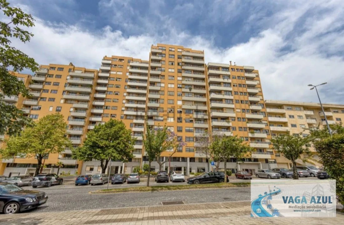 Apartamento T2 para Arrendamento em Lordelo do Ouro e Massarelos Foto 2