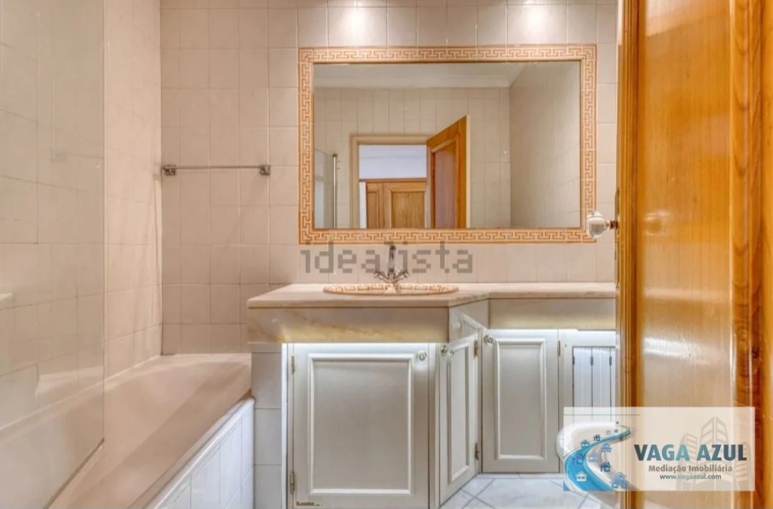 Apartamento T2 para Arrendamento em Lordelo do Ouro e Massarelos Foto 13