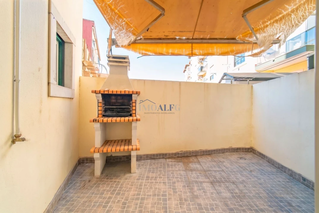 Apartamento T2 para Venda em Barreiro e Lavradio Foto 23