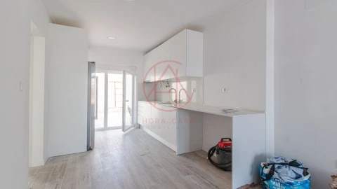 Apartamento T1 para Venda em Alto do Seixalinho, Santo André e Verderena