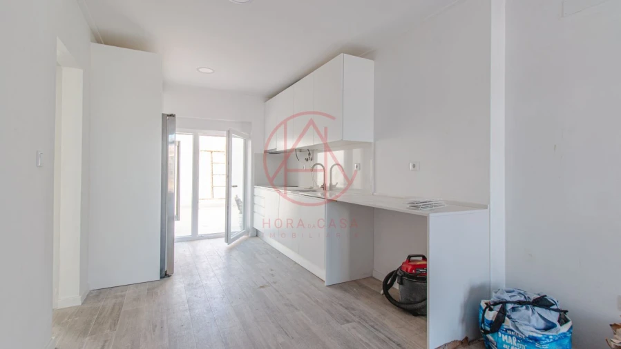 Apartamento T1 para Venda em Alto do Seixalinho, Santo André e Verderena Foto 3