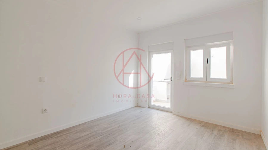Apartamento T1 para Venda em Alto do Seixalinho, Santo André e Verderena Foto 11