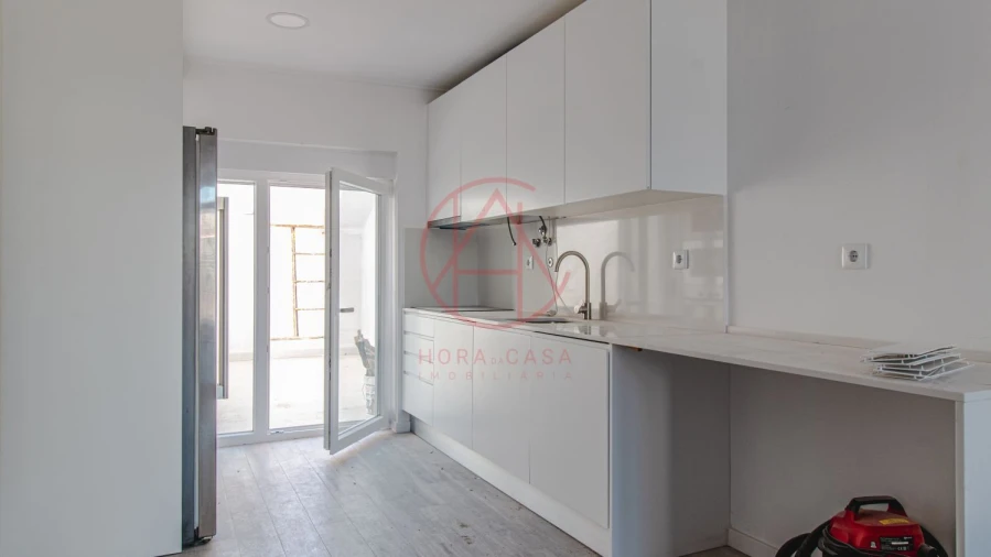 Apartamento T1 para Venda em Alto do Seixalinho, Santo André e Verderena Foto 8