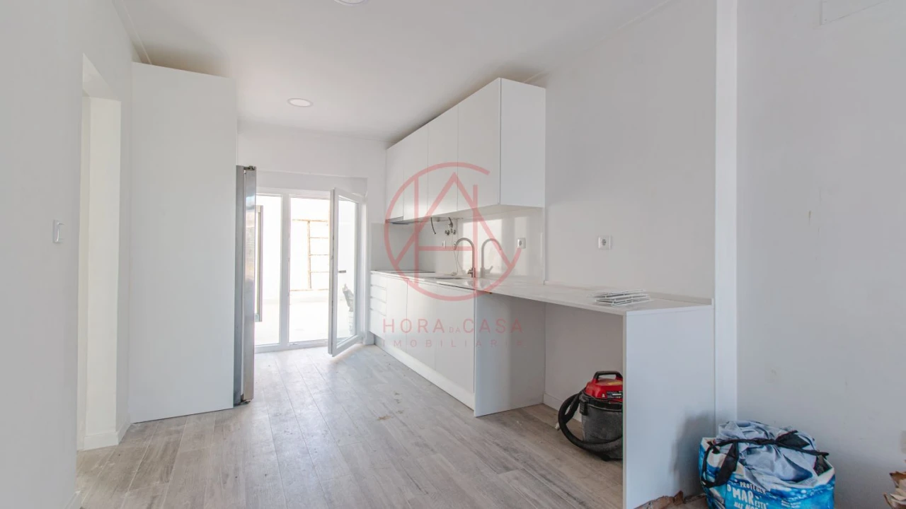 Apartamento T1 para Venda em Alto do Seixalinho, Santo André e Verderena Foto 3