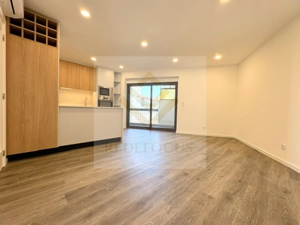 Apartamento T2 para Venda em São João da Madeira Foto 3