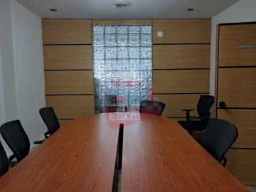 Loja para Arrendamento em Almada, Cova da Piedade, Pragal e Cacilhas