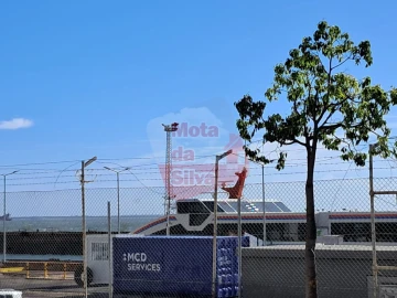 Loja para Arrendamento em Almada, Cova da Piedade, Pragal e Cacilhas
