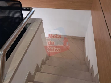 Loja para Arrendamento em Almada, Cova da Piedade, Pragal e Cacilhas
