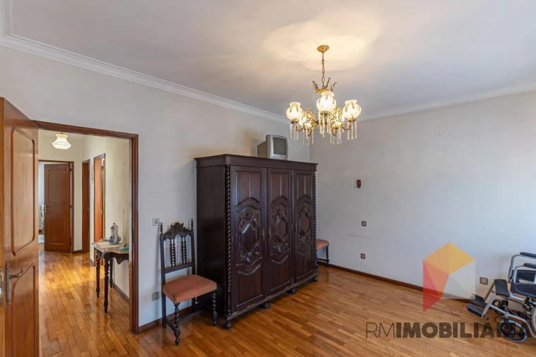 Moradia T4 para Venda em Fânzeres e São Pedro da Cova Foto 19