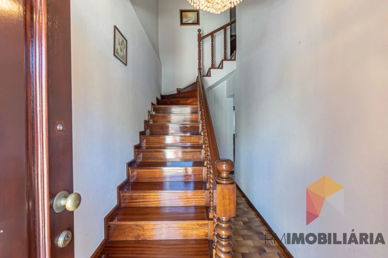 Moradia T4 para Venda em Fânzeres e São Pedro da Cova Foto 15