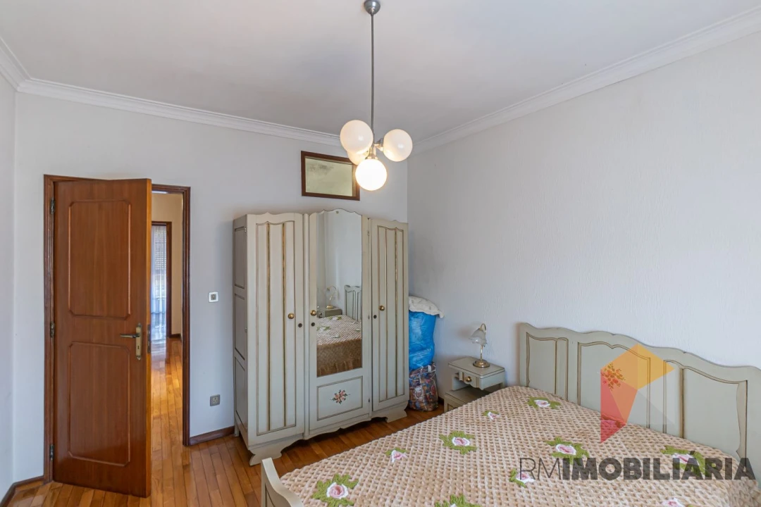 Moradia T4 para Venda em Fânzeres e São Pedro da Cova Foto 21