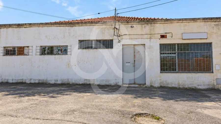 Armazém para Venda em Fernao Ferro